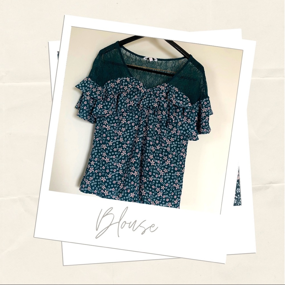 Candie’s Ruffle Floral Blouse